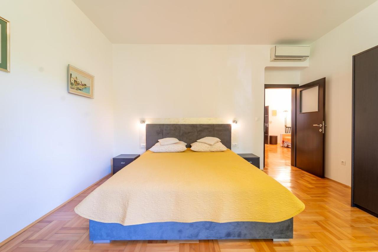 Apartament Naja *