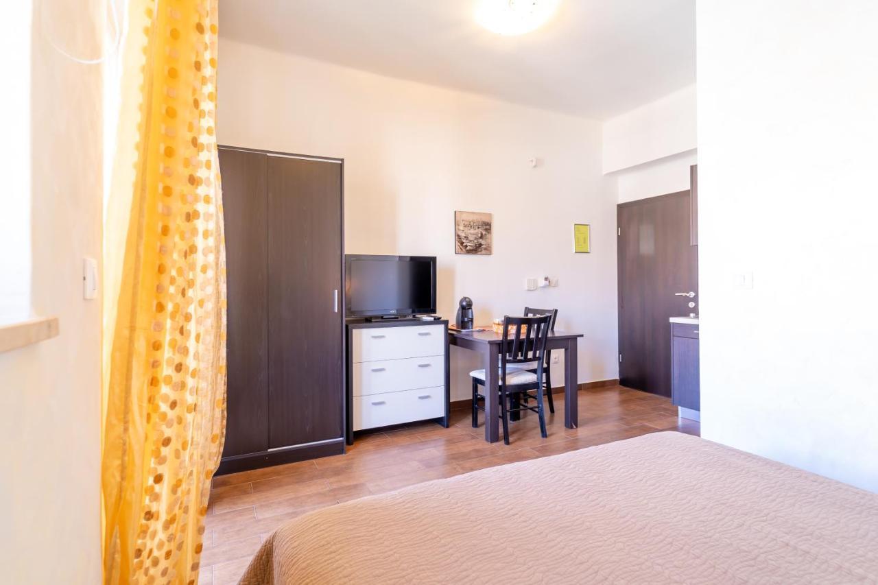 Naja Apartment